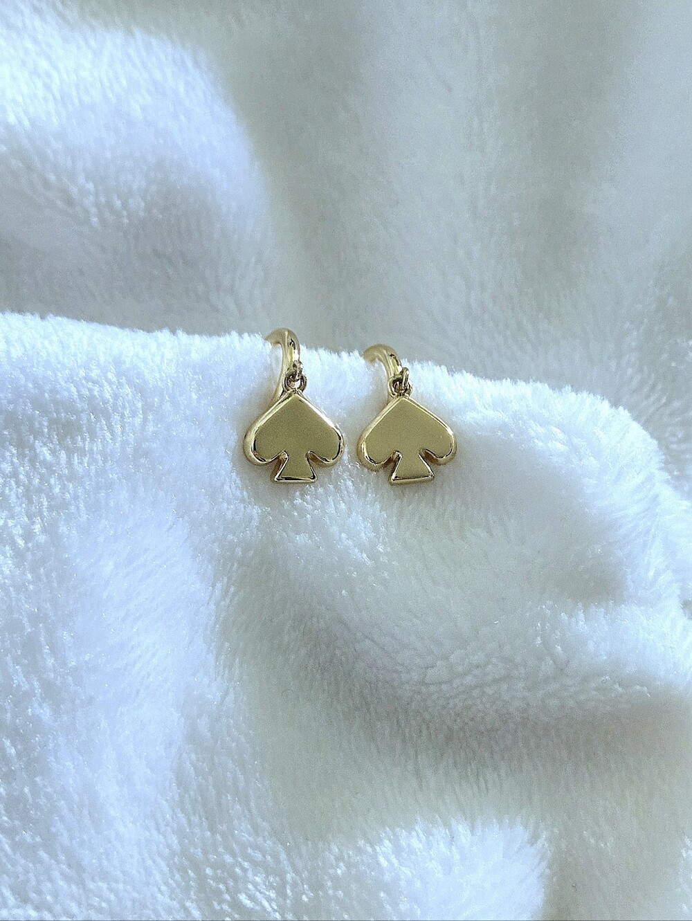 Kate Spade♠️ Gold💛 "Everyday Spade" Huggie🤗 Hoop Earrings - NIB - Picture 11 of 16